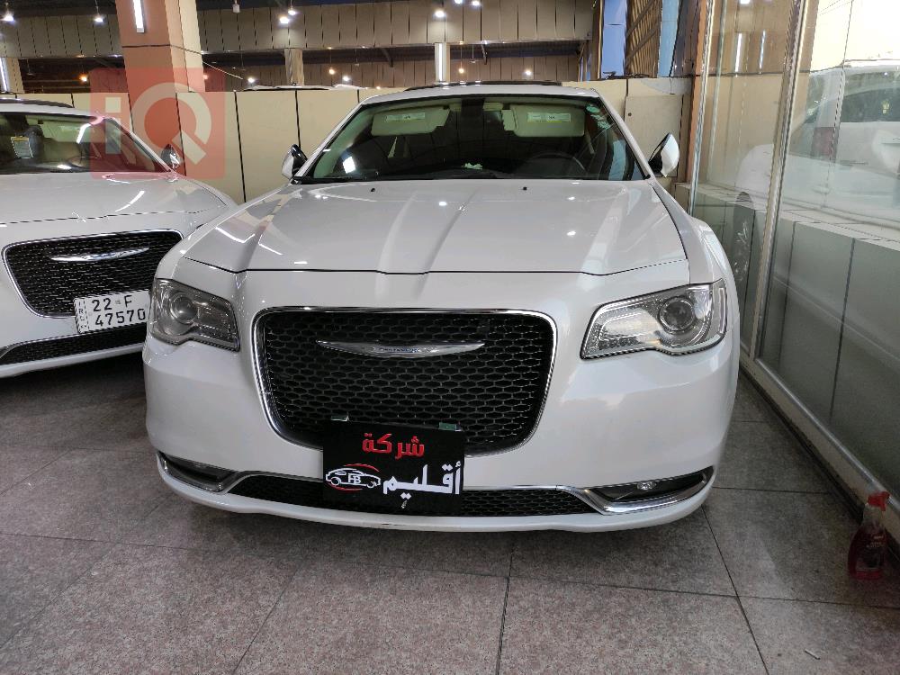 کرایسلر 300 2015 - $25,500 للبيع