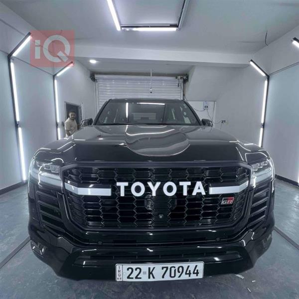 Toyota Land Cruiser 2022 90,000 for sale